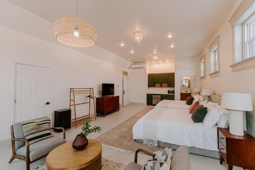 East Main Lofts - Boho 203 Apartment Madison Bagian luar foto