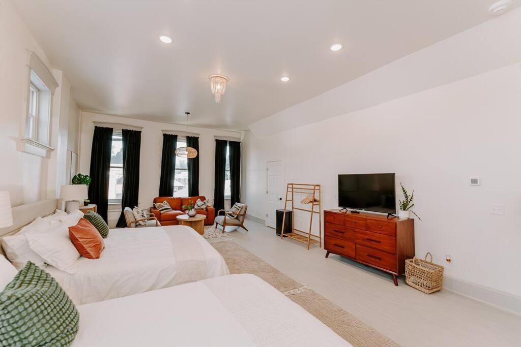 East Main Lofts - Boho 203 Apartment Madison Bagian luar foto